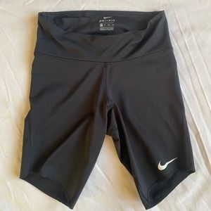 🤍NIKE DRY FIT SHORTS!